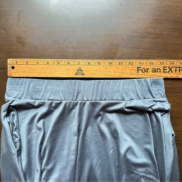 24seven Comfort Apparel Grey 2 Pockets Stretch Maxi Skirt – Size L - Picture 5 of 6